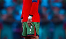 开云APP-葡萄牙队长领军，欧洲盛事开启新篇章