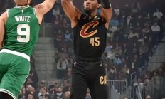 开云下载-骑士主场绝杀凯尔特人，迎来胜利