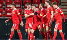 开云体育官方网站-斯图加特队员发挥出色，队内竞争激烈