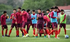 开云体育-比赛节奏激烈，场上拼抢不断