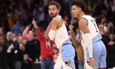 开云体育登录-老鹰队年轻核心继续突破，豪取连胜