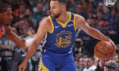 开云体育登录-勇士队面临三连败，库里能否带领球队逆袭？