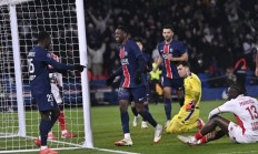 开云体育入口-阿雅克肖队在法甲联赛中踢出高水平比赛