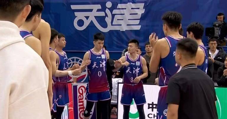 天津男篮连败告负，需调整阵容