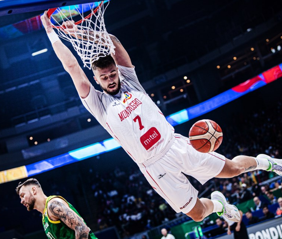 立陶宛篮球队力克加拿大，晋级篮球世界杯强