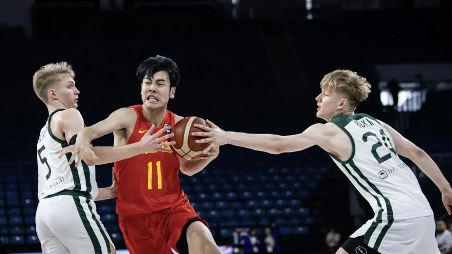 立陶宛篮球队力克加拿大，晋级篮球世界杯强