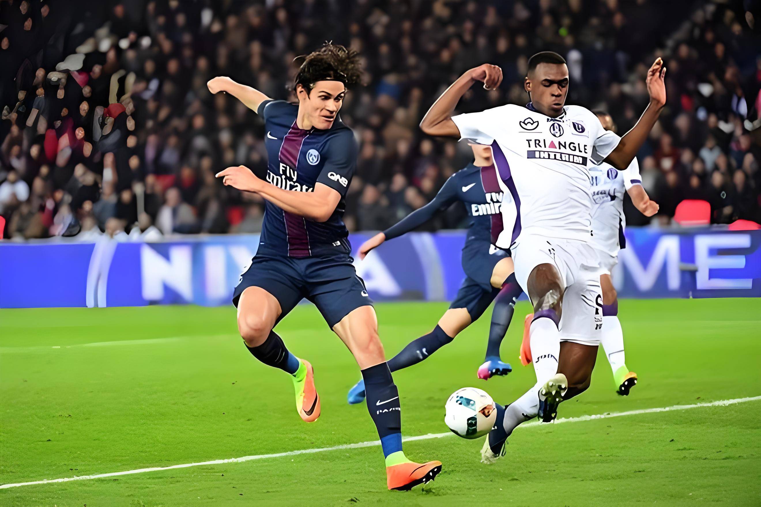 足球比赛悬念丛生，胜负难料