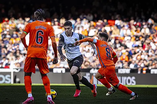 萨拉戈萨主场不敌瓦伦西亚，遭遇失利