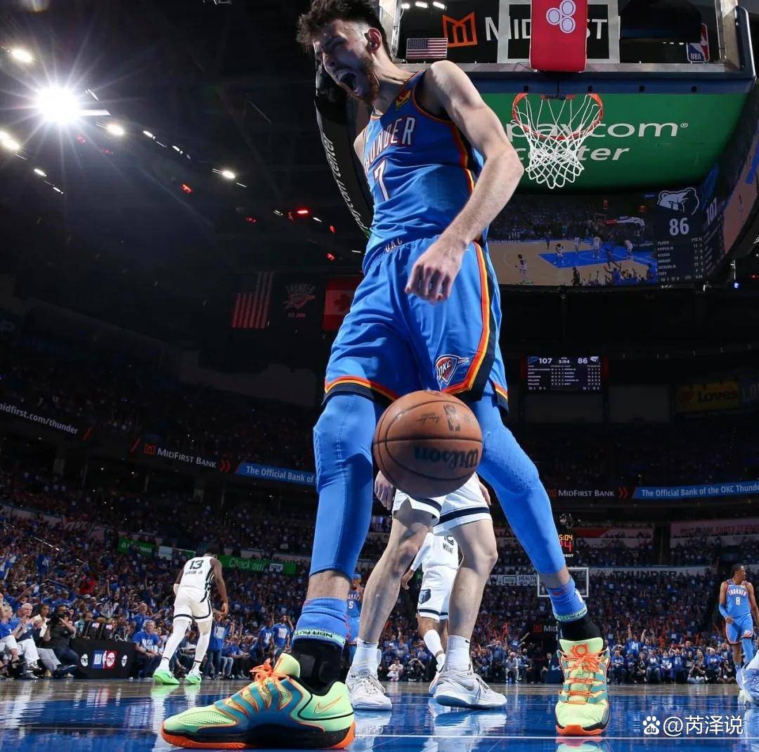 猛龙客场惊险战胜灰熊,范弗利特绝杀 猛龙客场惊险战胜灰熊,范弗利特绝杀