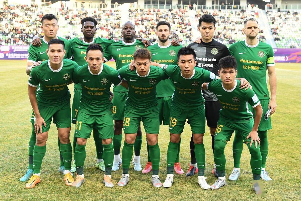 杭州绿城客场逆转，领跑亚冠积分榜的简单介绍