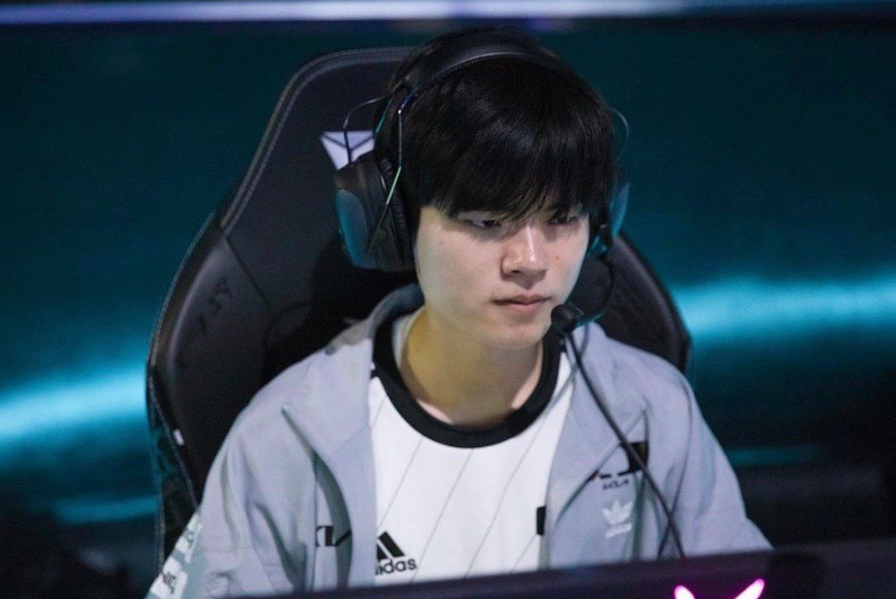 DK力克NS，Deft开启传奇时刻激烈交锋淘汰赛，留下经典瞬间