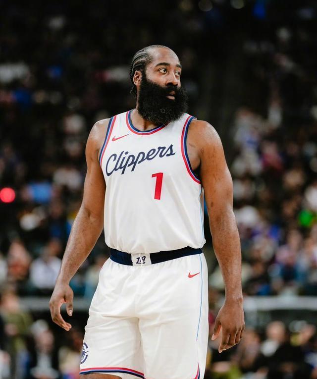 火箭客场惜败雷霆，哈登孤立