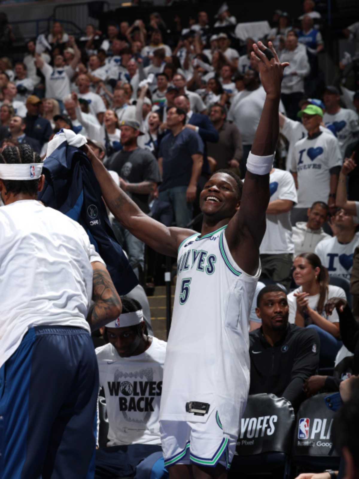 森林狼队负于掘金队，遭遇两连败