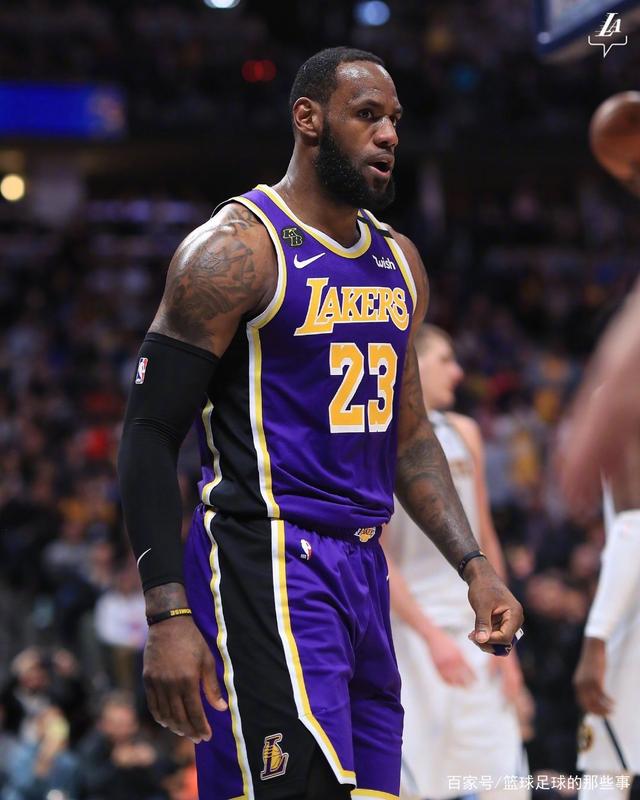 真实有料!湖人球星詹姆斯与戴维斯的默契配合 真实有料!湖人球星詹姆斯与戴维斯的默契配合