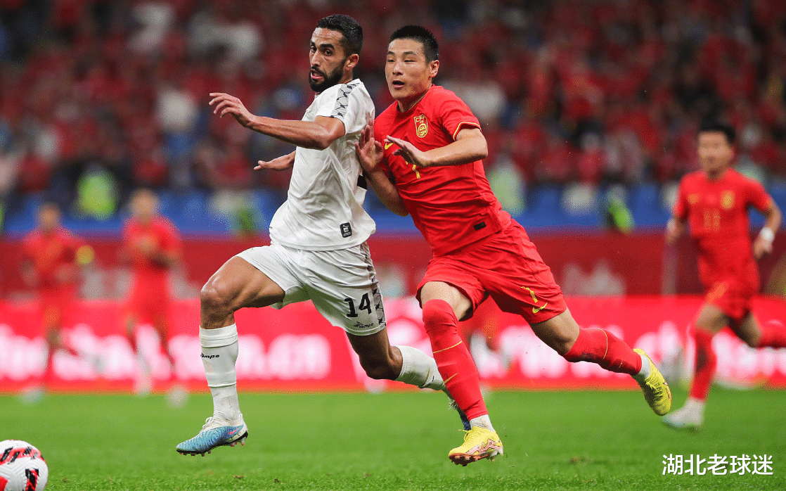 越南球队势不可挡，晋级前八