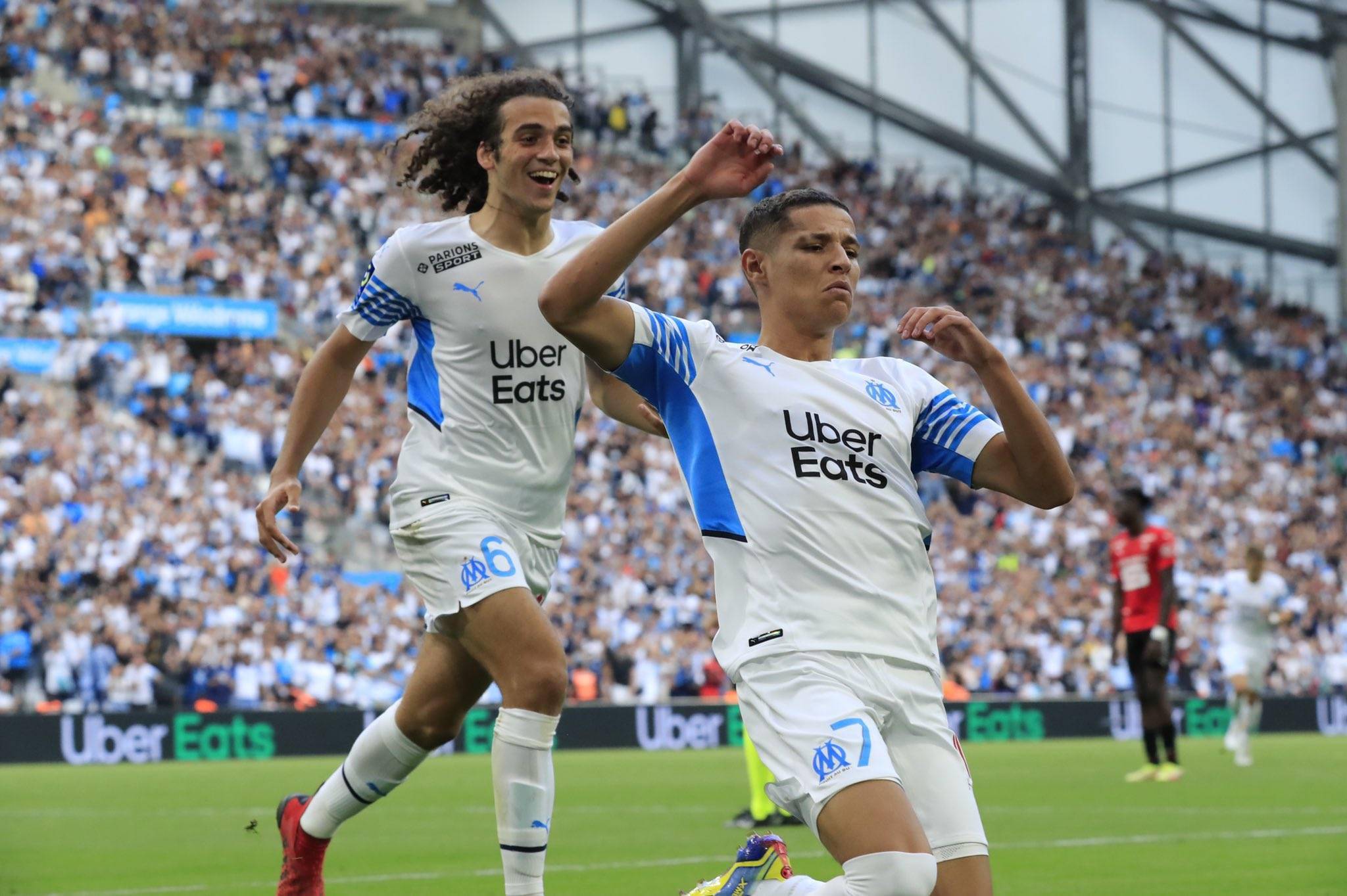 巴黎客场大胜贝桑松，领跑法甲积分榜