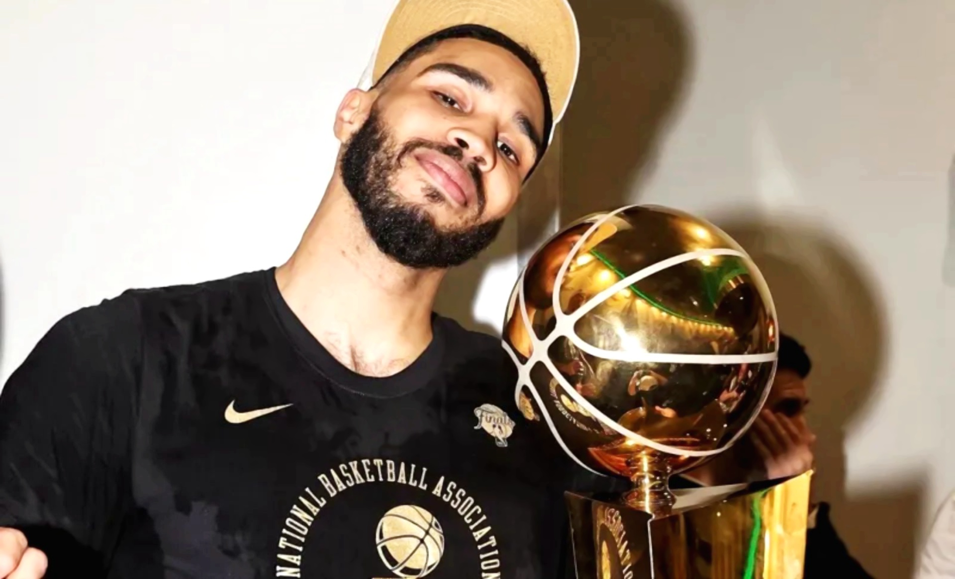 76人轻取鹈鹕,塔图姆惊艳四座 76人轻取鹈鹕,塔图姆惊艳四座