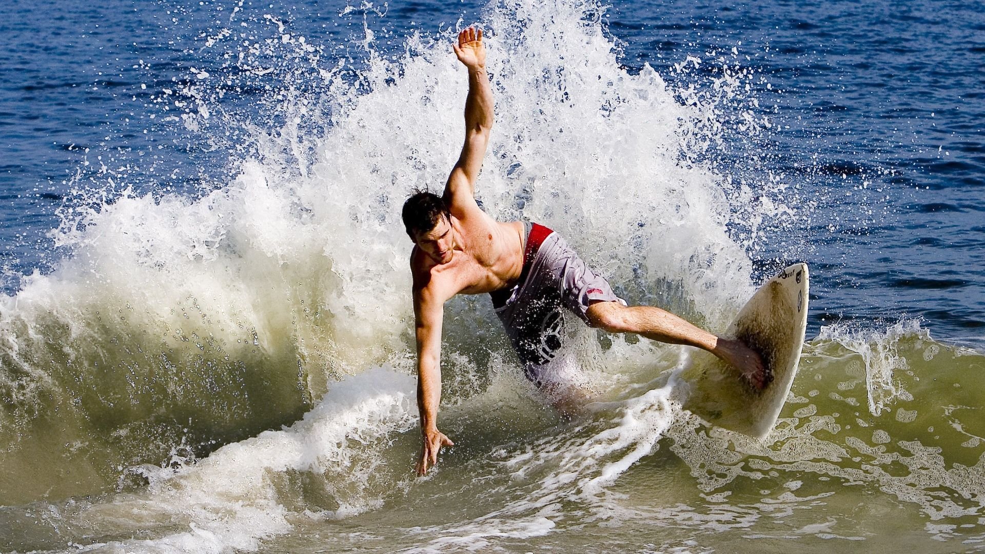 共通的胜利语言，灰熊团队之力与保罗决胜时刻的启示