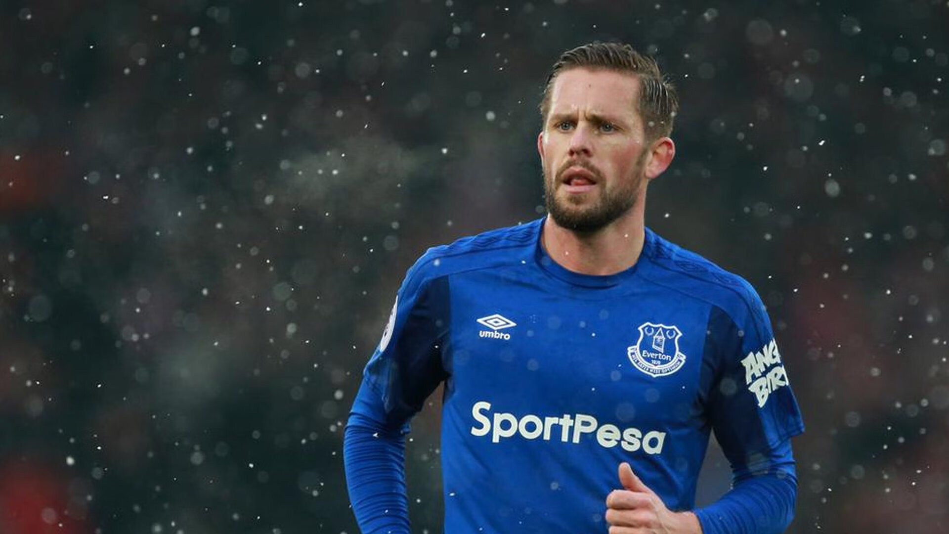 唯一性的诠释,梅赛德斯终破红牛铁幕,塞恩斯逆袭重写F1叙事